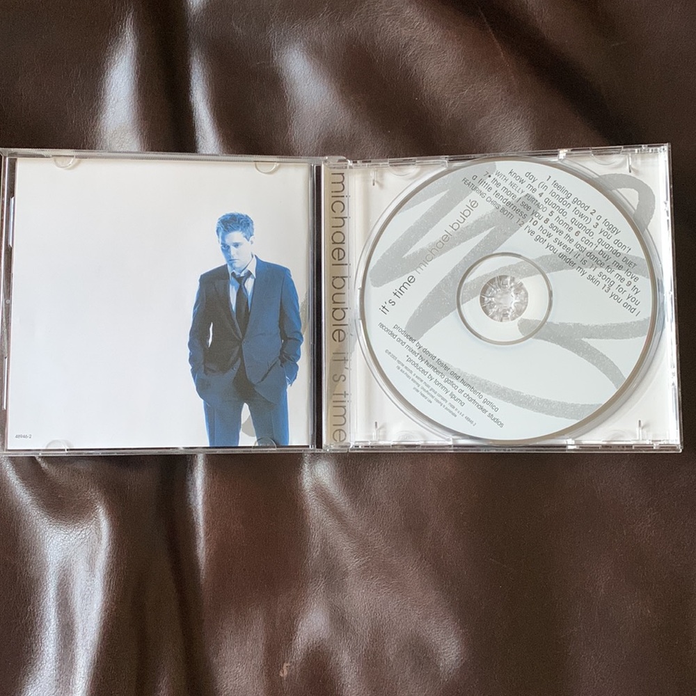 🌞3/$20 Michael Buble “it’s time” CD - Picture 4 of 4